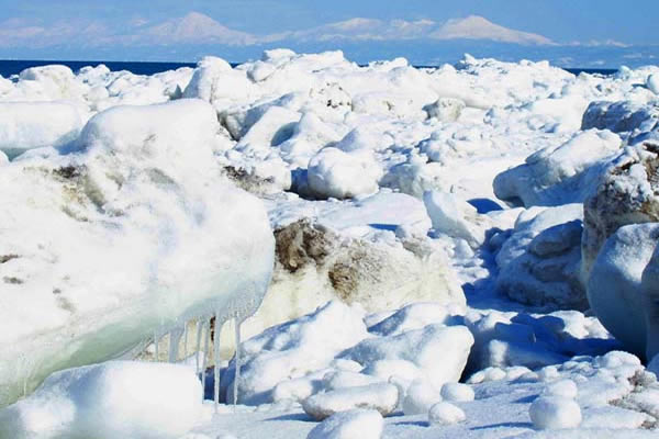 オホーツクの流氷、斜里浜の午後
