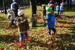 秋の大通公園レポート、日差しを浴びて