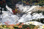 ニセコ　神仙沼の四季、白い岩肌