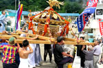 美国祭の日、神輿乗船