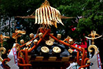 札幌祭りの御輿、輝く鳳凰
